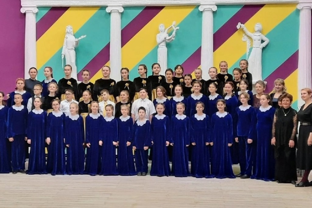 Хоровой концерт «Для тебя родная мама, песню мы споем»