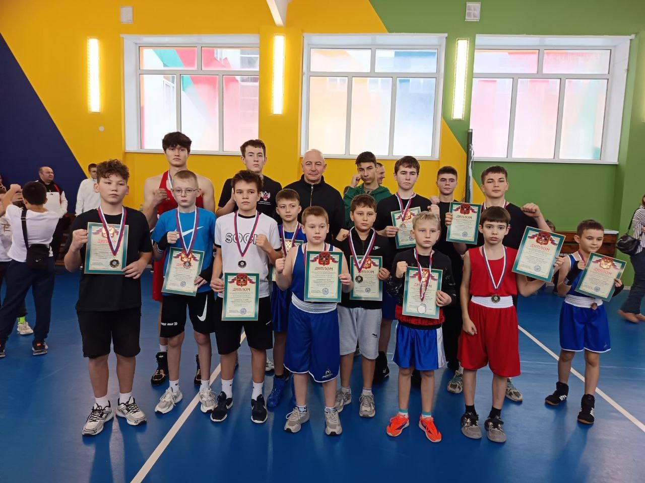 Боксёры из Нурлата показали уверенные результаты на новогоднем турнире